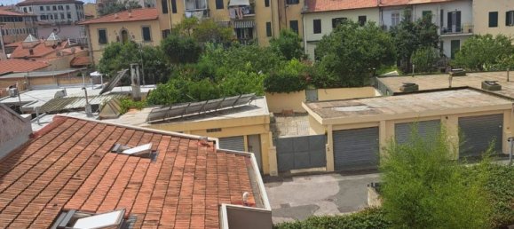 5 bedrooms Apartment in Livorno, Italy No. 341742 31