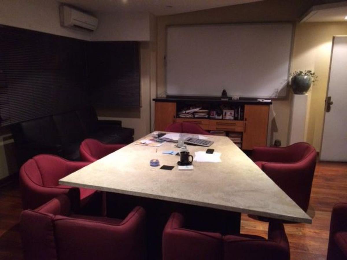 Bureau à Bermudez, Argentina 126m² No. 23738