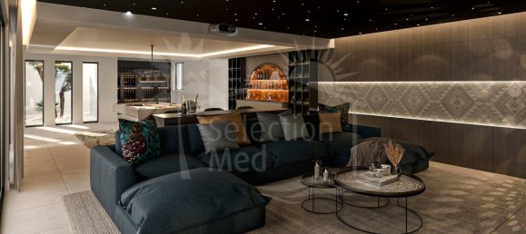 5 bedrooms Villa in Estepona, Spain No. 33371 33