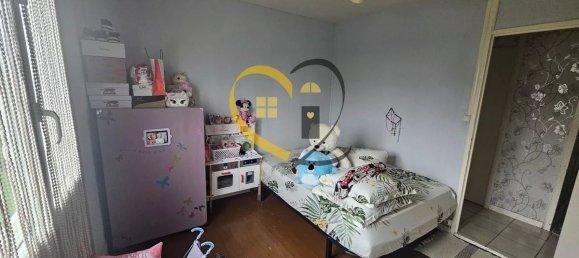 2 bedrooms House in Parassy, France No. 87807 8