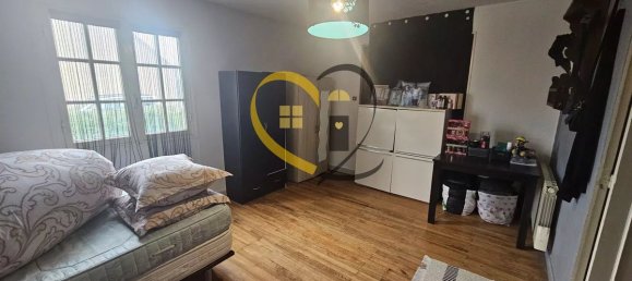 2 bedrooms House in Parassy, France No. 87807 9