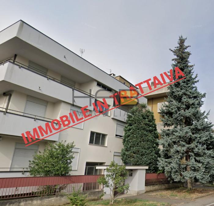 Квартира с 3 комнатами в Бусто Арсицио, Италия № 175679