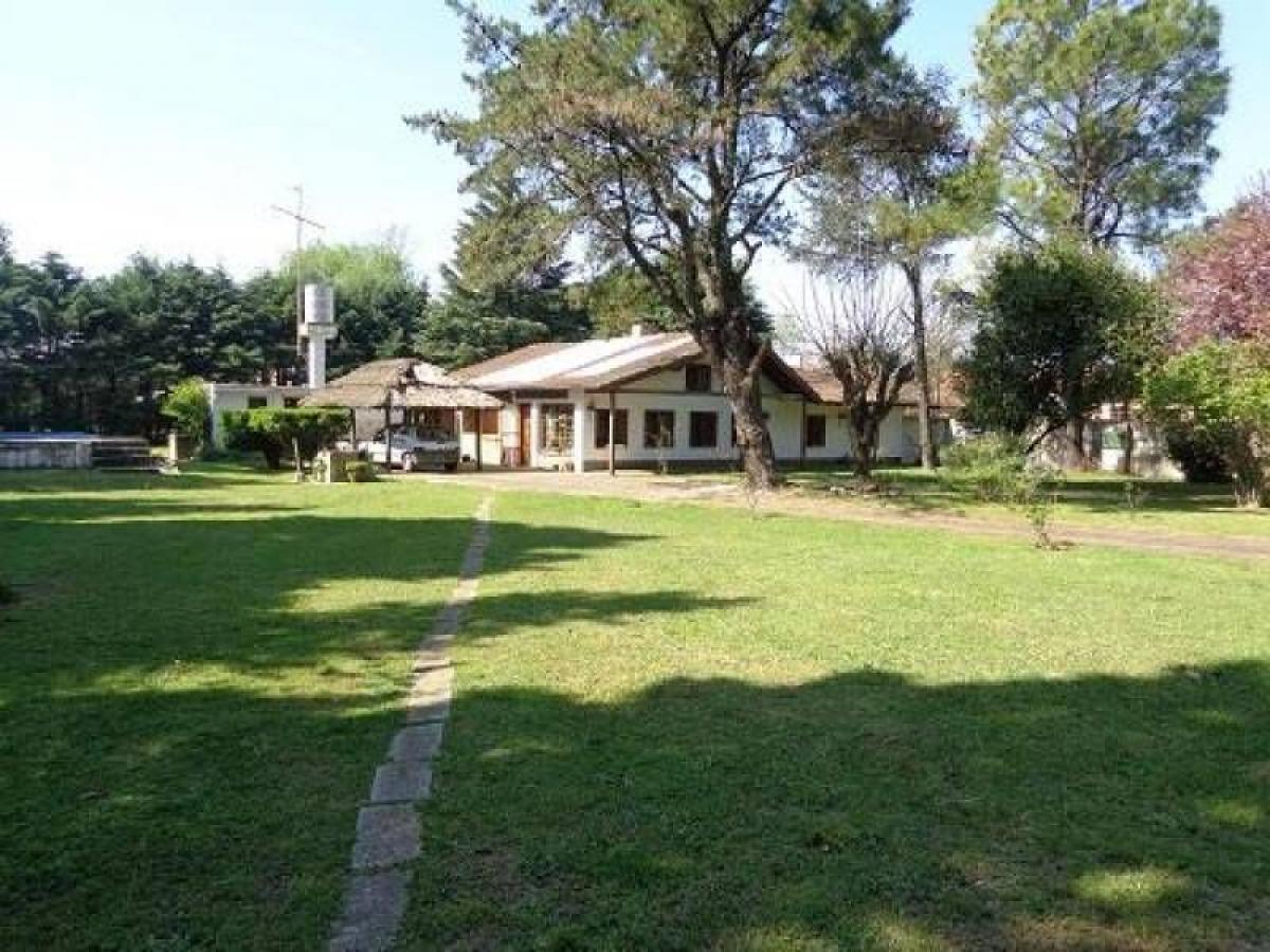 Дом с 2 спальнями в Пилар, Аргентина № 4631