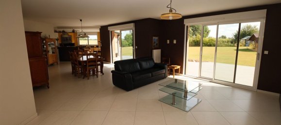 5 bedrooms House in Gondecourt, France No. 362640 3