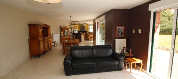 5 bedrooms House in Gondecourt, France No. 362640 6