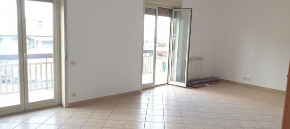 4 Schlafzimmer Wohnung in Gravina di Catania, Italy, Nr. 340893 2