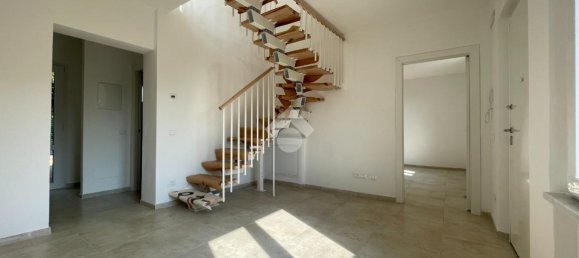 4 rooms House in Massa, Italy No. 18371 5