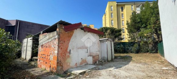 4 rooms House in Massa, Italy No. 18371 40