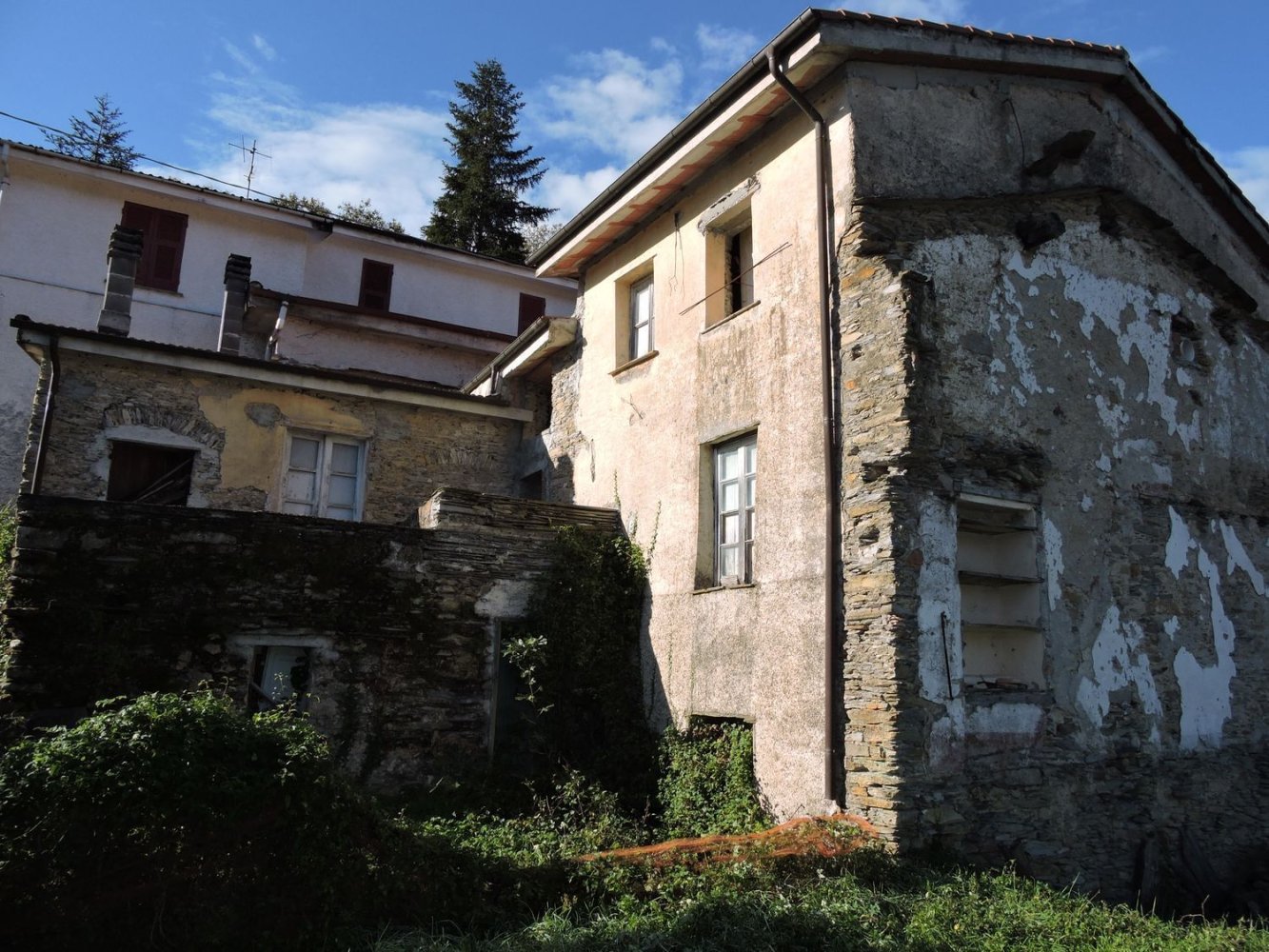 15-salle Maison à Ne, Italy No. 122603