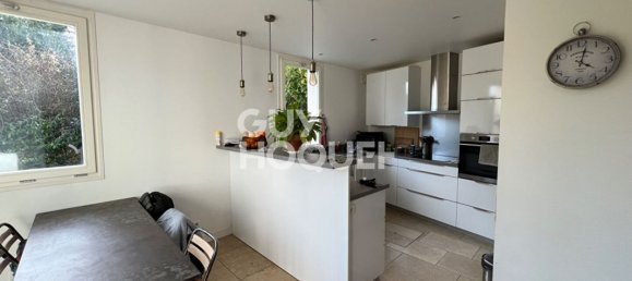 5 bedrooms House in Cernay-la-Ville, France No. 331593 2