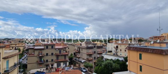 Дуплекс с 4 комнатами в Рим, Италия № 202102 25