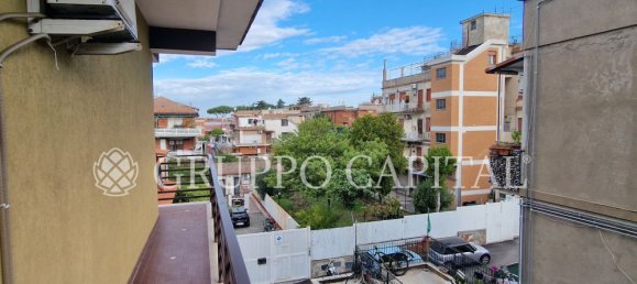 Дуплекс с 4 комнатами в Рим, Италия № 202102 17