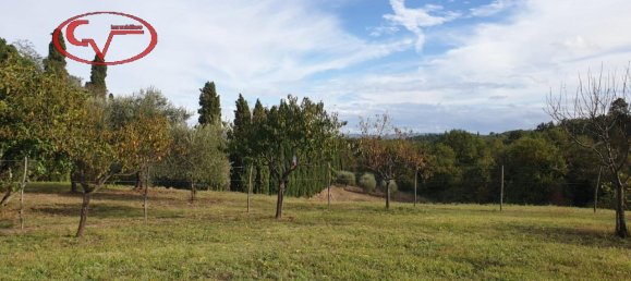 100m² Land in Montevarchi, Italy No. 230769 2