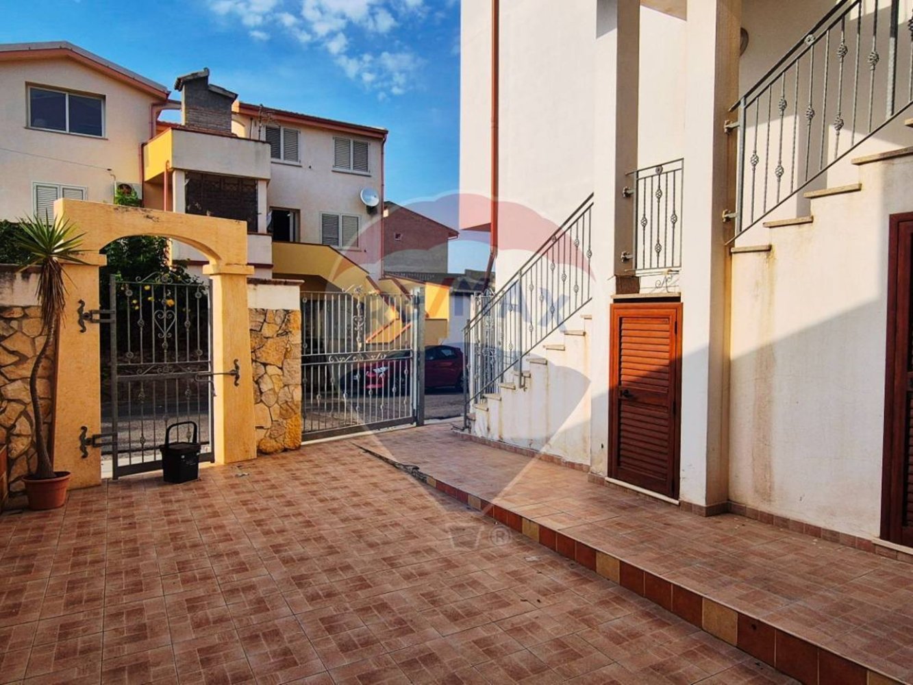 Квартира с 2 спальнями в Капотерра, Италия № 356167