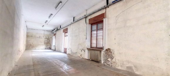 2-salle Appartement à Bozzolo, Italy No. 7385 12