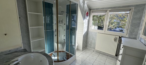 4 bedrooms House in Checy, France No. 39056 9