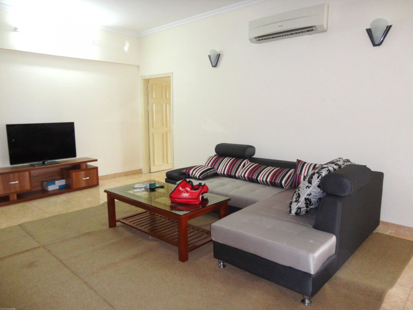 3 bedrooms Apartment in Cau Giay, Vietnam No. 5504