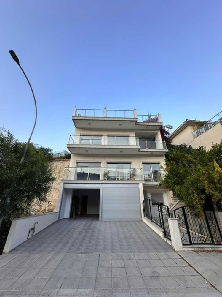 4 bedrooms House in Agios Tychonas, Cyprus No. 14746