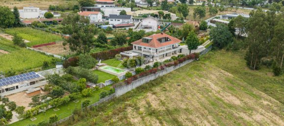 Casa de 4 dormitorios en Santa Maria da Feira, Portugal No. 18359 11