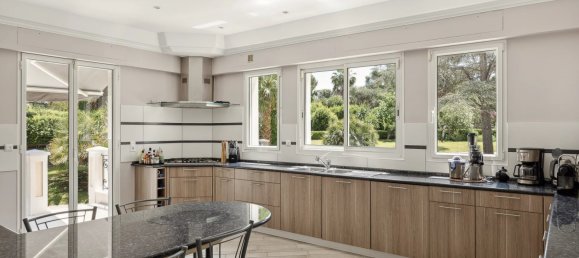 10 bedrooms Villa in Antibes, France No. 1438 28