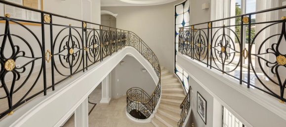 10 bedrooms Villa in Antibes, France No. 1438 21