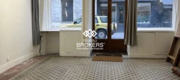 92m² Commercial property in Paris, France No. 280217 8