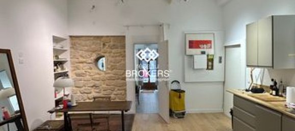 92m² Commercial property in Paris, France No. 280217 3