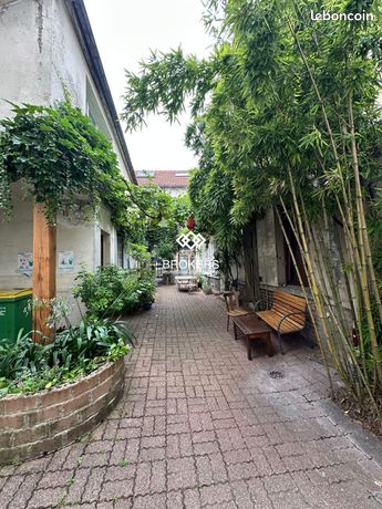 92m² Commercial property in Paris, France No. 280217