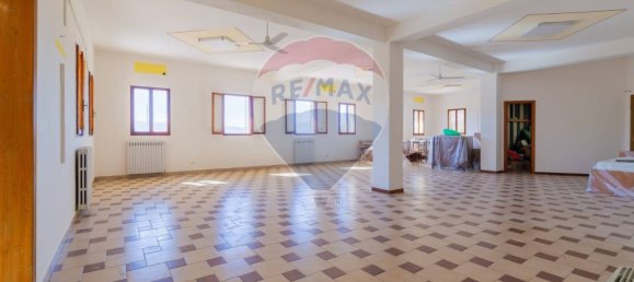 12 rooms Commercial property in Pacentro, Italy No. 346093 4