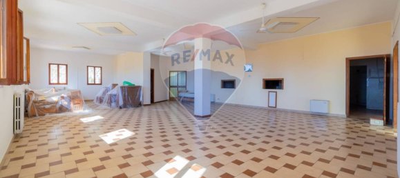 12 rooms Commercial property in Pacentro, Italy No. 346093 2