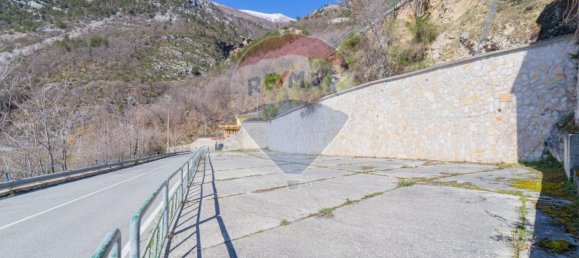 12 rooms Commercial property in Pacentro, Italy No. 346093 9