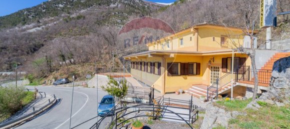12 rooms Commercial property in Pacentro, Italy No. 346093 8