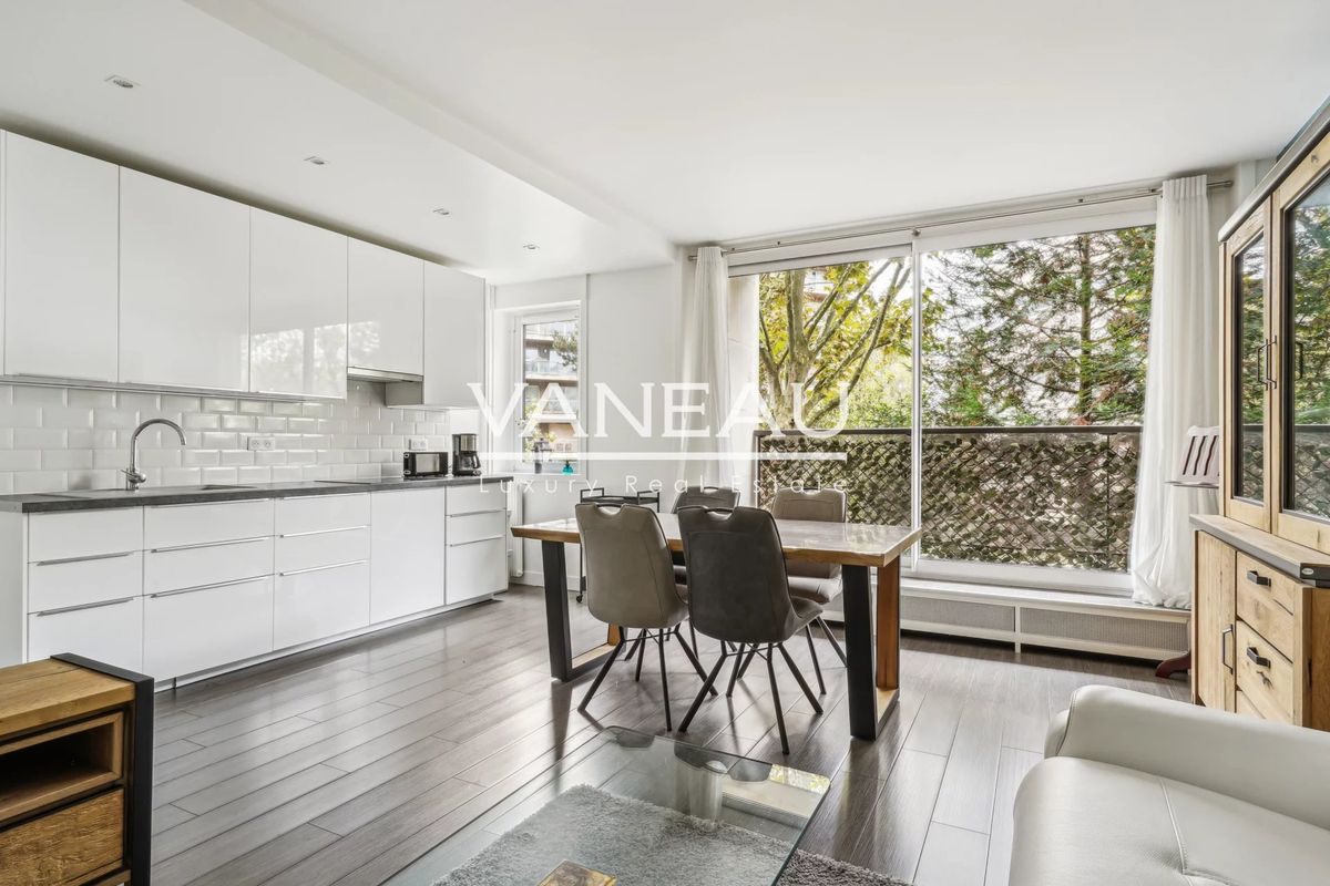 1 bedroom Apartment in Neuilly-sur-Seine, France No. 170761