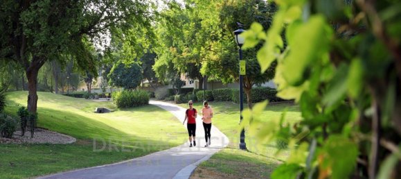 4 bedrooms Townhouse in Dubai Sports City, UAE No. 204 12