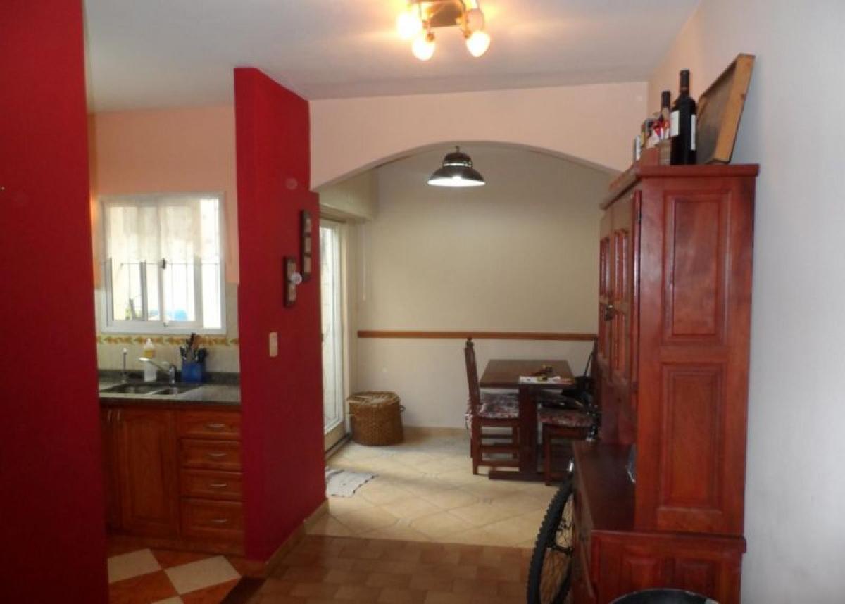 2 Schlafzimmer Haus in Moron, Argentina, Nr. 6243