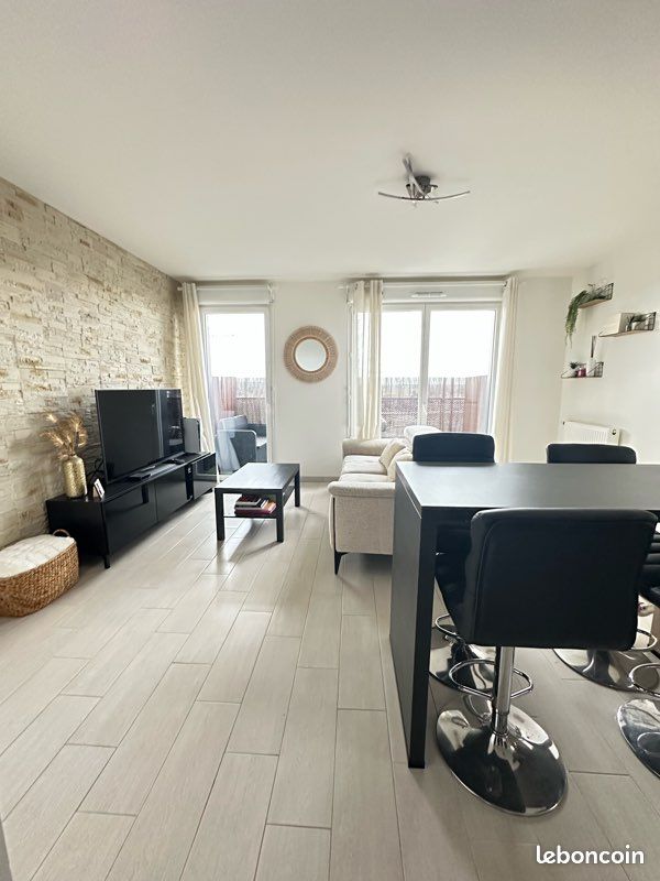 1 bedroom Apartment in Les Ulis, France No. 325600