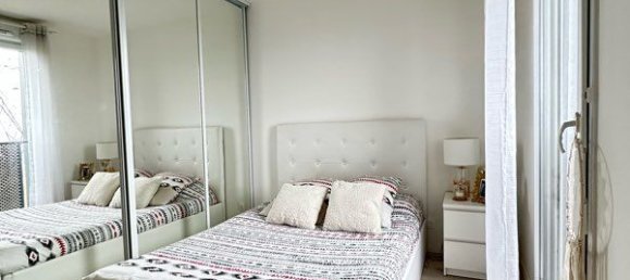 1 bedroom Apartment in Les Ulis, France No. 325600 2