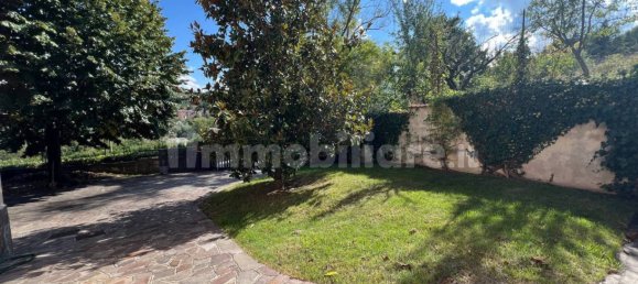 4 غرف نوم فيلا في Fabriano, Italy رقم 79763 37