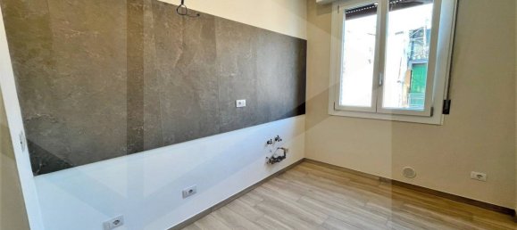 3 rooms Apartment in Sassuolo, Italy No. 23532 9