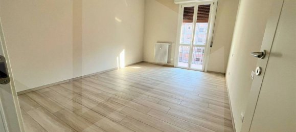 3 rooms Apartment in Sassuolo, Italy No. 23532 18