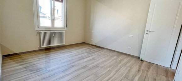 3 rooms Apartment in Sassuolo, Italy No. 23532 25