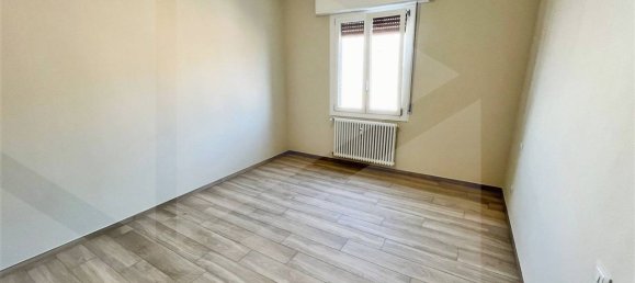 3 rooms Apartment in Sassuolo, Italy No. 23532 28