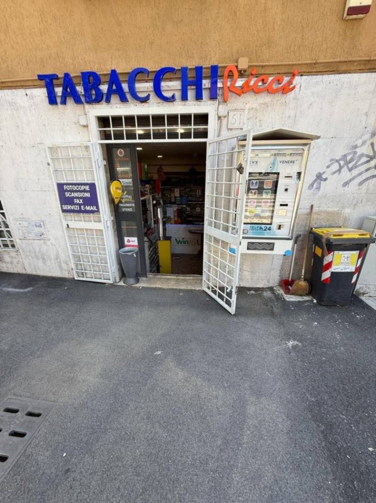 1غرفة عقار تجاري في Rome, Italy رقم 392585