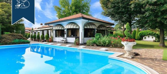 5 Schlafzimmer Villa in Milan, Italy, Nr. 329310 3