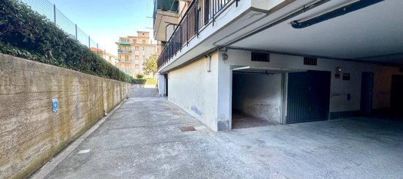 1-salle Garage à Borghetto Santo Spirito, Italy No. 156178 5