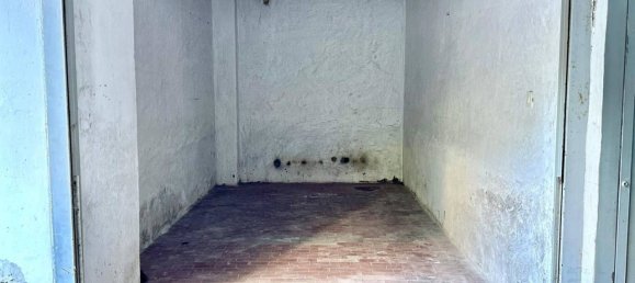 1-salle Garage à Borghetto Santo Spirito, Italy No. 156178 2