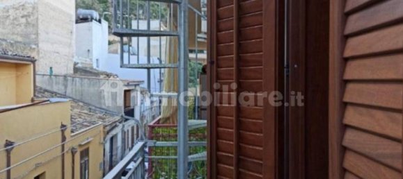 2 Schlafzimmer Haus in Castellammare del Golfo, Italy, Nr. 281933 11