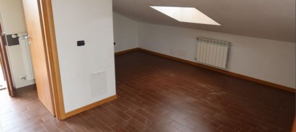 Dúplex de 4 habitaciónes en Limbiate, Italy No. 178302 7