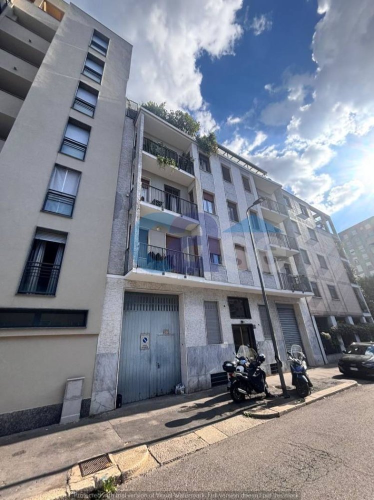 2 bedrooms Apartment in Milan, Italy No. 361568