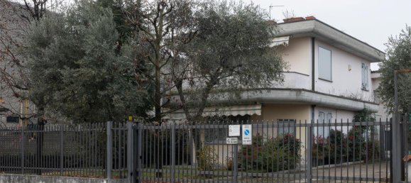 6 rooms Villa in Mesero, Italy No. 161721 2